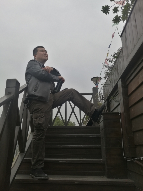 孤单背影的第一张照片--湖南交友中心