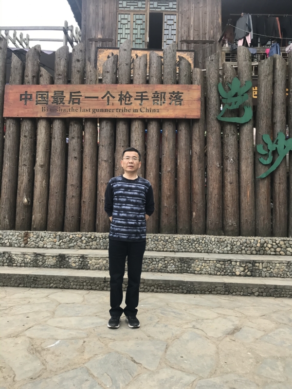 屯里的富豪的第一张照片--湖南交友中心